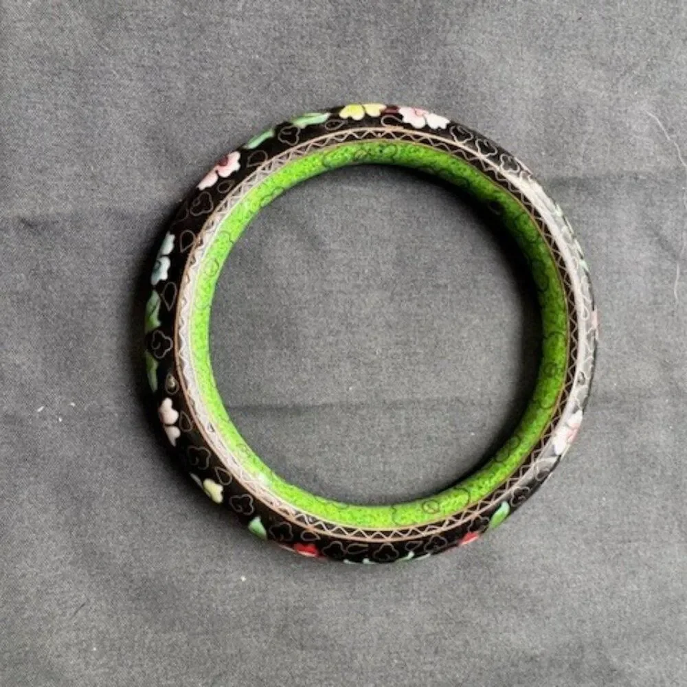 Vintage Chinese Cloisonne Enamel Floral Bangle Bracelet Green w Flowers 3.5 Dia